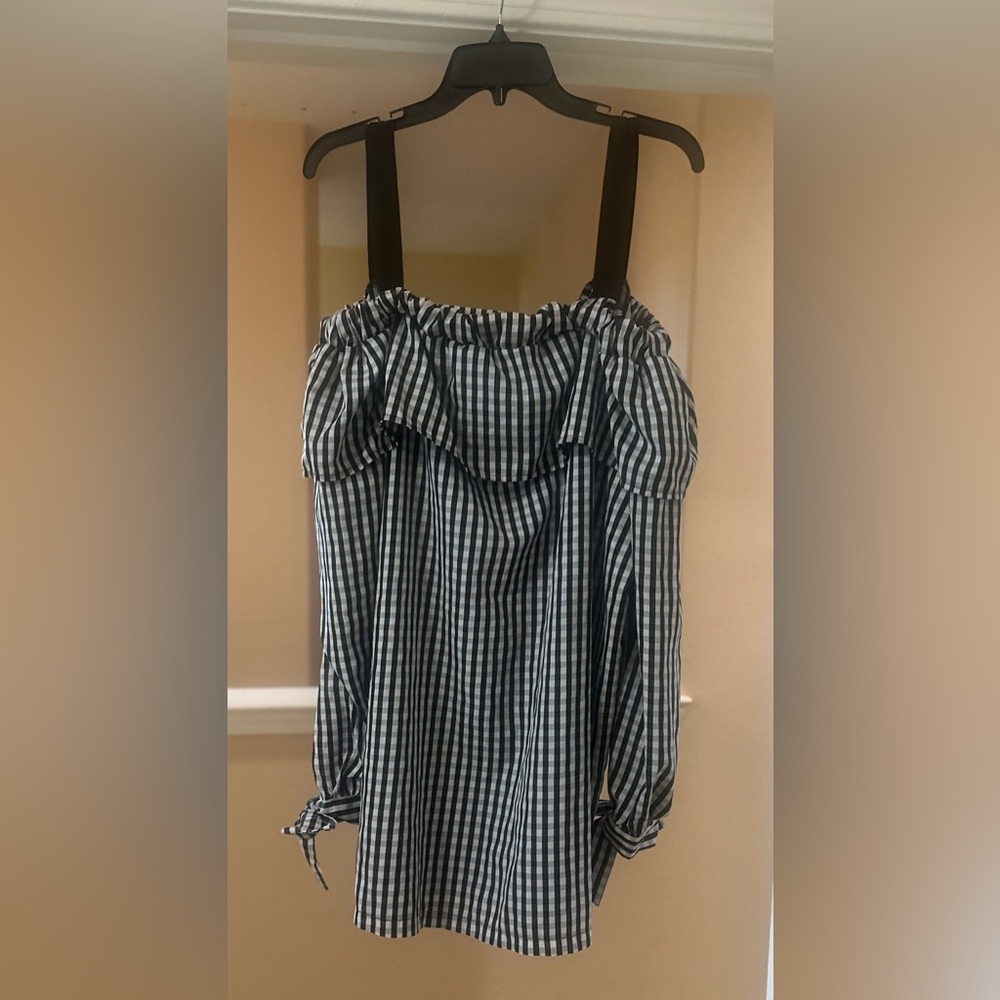 NWOT Women’s Boohoo Tunic Mini‎ Dress Black White Check Pattern. US 10.